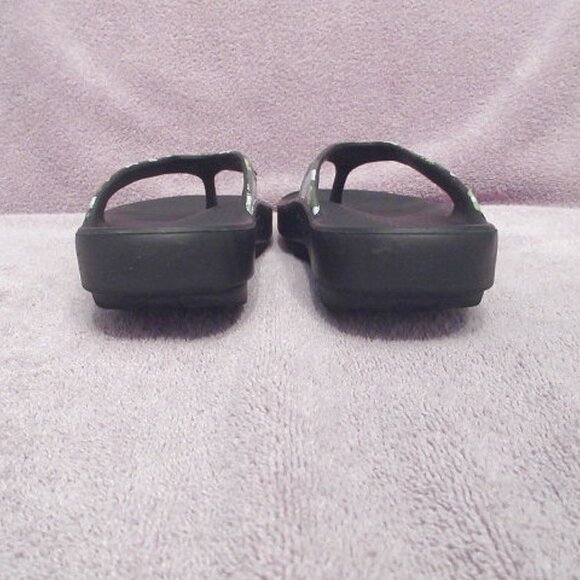 Oofos Oolala Women's Recovery Sandals Size 8 Foam Flip Flop Comfort Jungle Camo - Picture 9 of 10